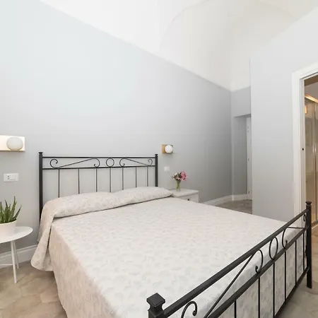 Alemar Guest house *