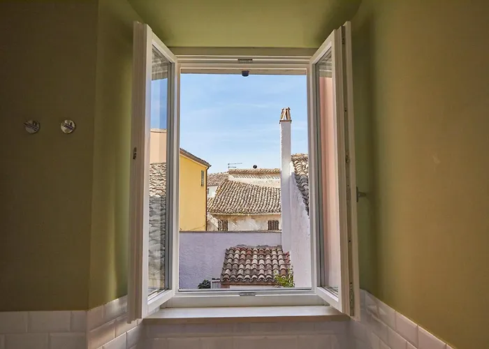 ゲストハウス Alemar 4*